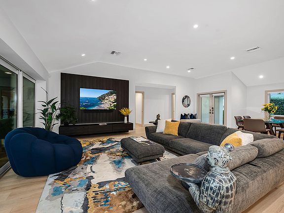 5th image of 5215 Seashell Ave
