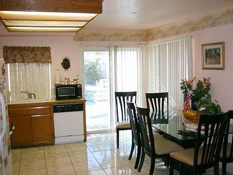 4th image of 14255 Elizabeth Ct