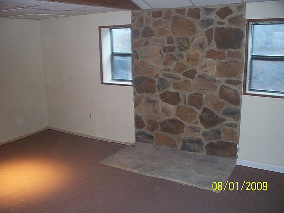 Great den w/ 1 bedroom and full bath off of it