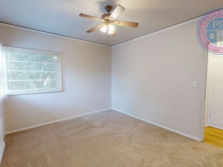 2222 NE Pacific St #A-M — Photo 13