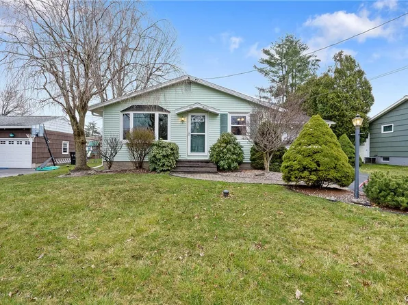 113 Ravenswood Dr, Liverpool, NY 13090