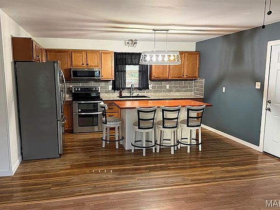 2nd image of 568 Lake Meadow Dr