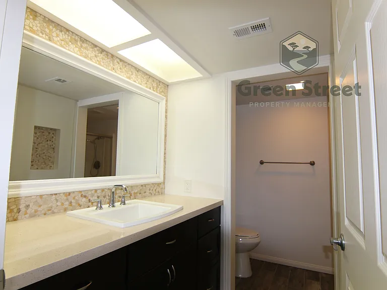 6812 Hyde Park Dr — Photo 14