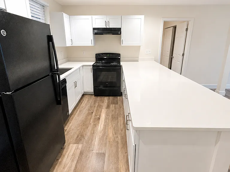 500 Red Table Apartments — Photo 57