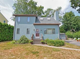 57 Wapping Dr, Bristol, RI 02809