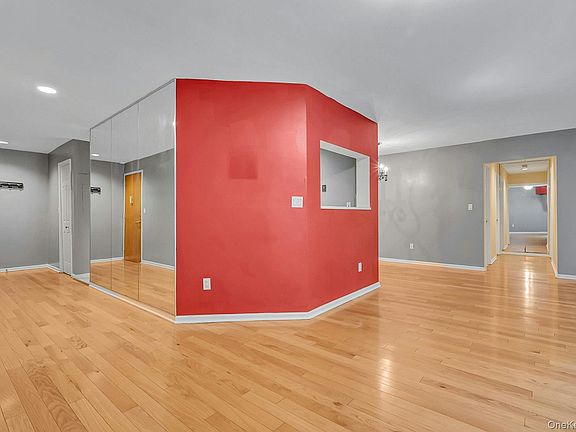 5th image of 24 Ray Place #1-4