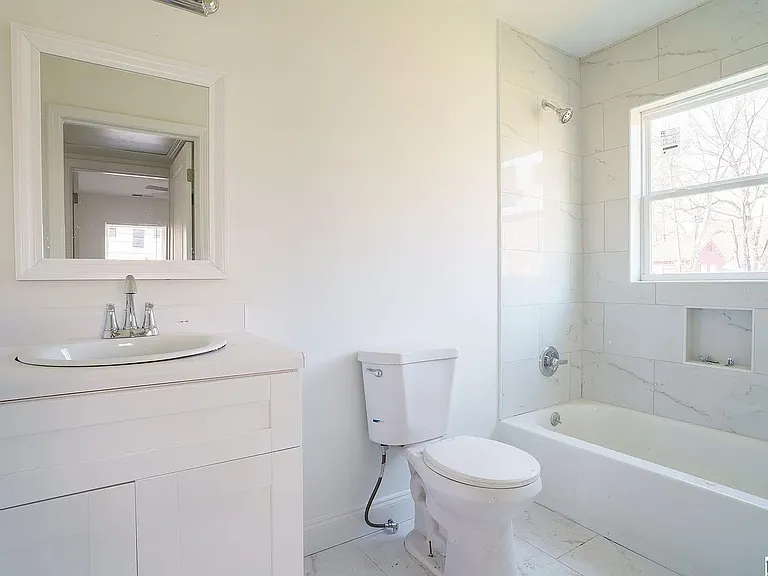 5808 Avenue O #5808 — Photo 4