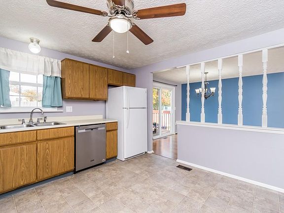 5th image of 2653 Green Meadow Ln NE