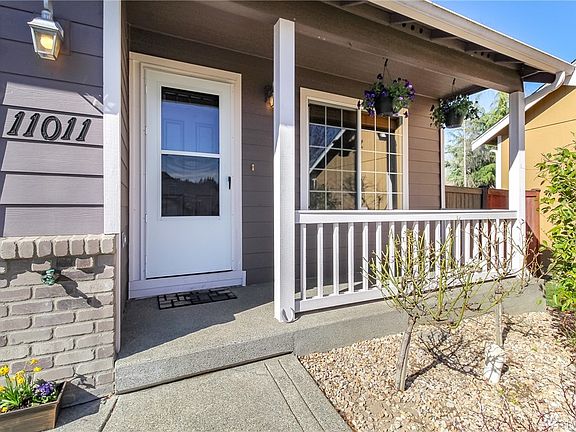 2nd image of 11011 182nd Avenue Pl E