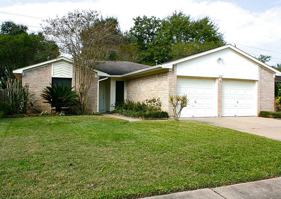 1st image of 802 Cascade Creek Dr