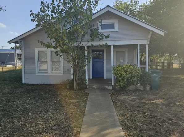 1106 SIMMONS AVE, Jourdanton, TX 78026