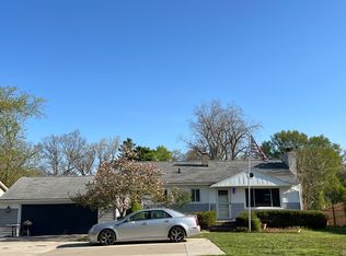 5490 Elizabeth Lake Rd, Waterford, MI 48327