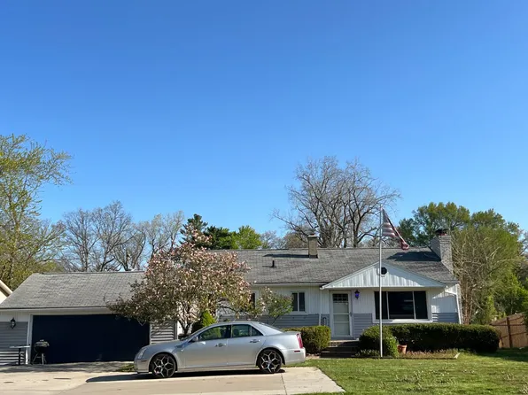 5490 Elizabeth Lake Rd, Waterford, MI 48327