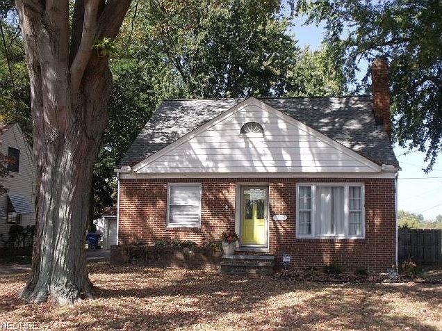 1st image of 22190 Westwood Ave