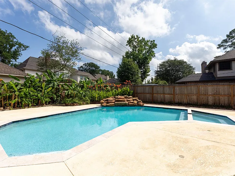 9714 Godstone Ln — Photo 3