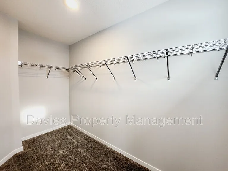 22330 92a Ave NW — Photo 12