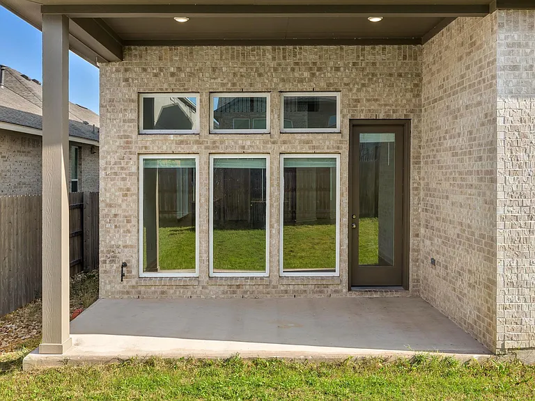 2145 Stampede Dr — Photo 32