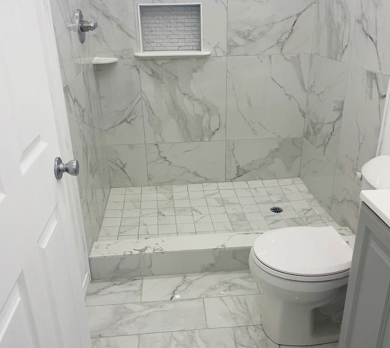 3 bed, 770 sqft, $1,850 — Photo 3