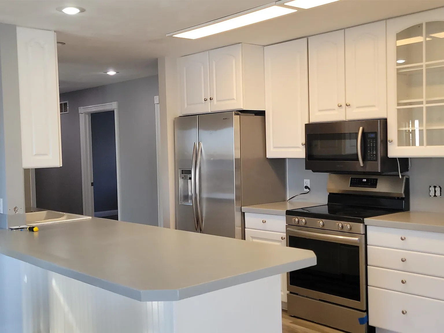 4 bed, 3.5 bath, 3800 sqft, $3,950 — Photo 3