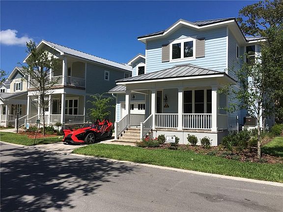 3rd image of 1902 Amelia Oaks Dr