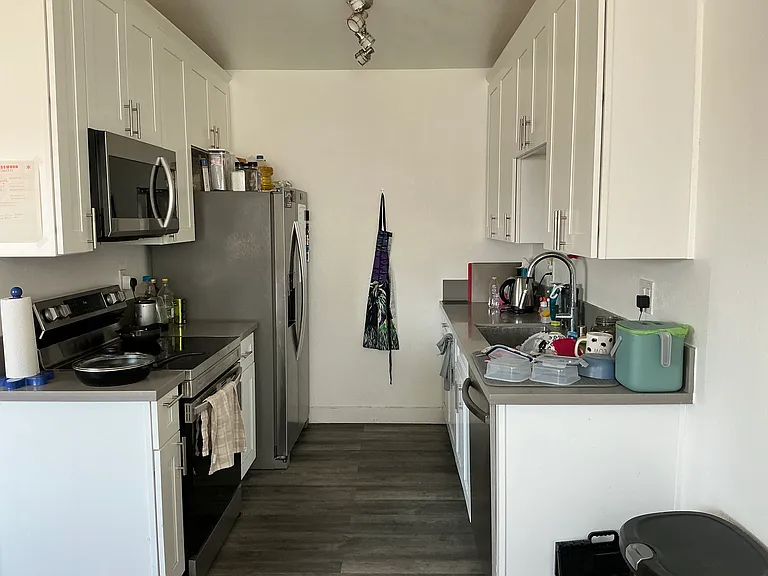 326 W Queen St — Photo 9