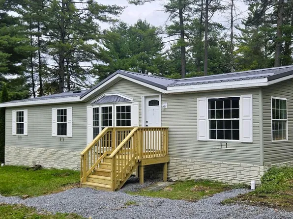 814 Market St, Karthaus, PA 16845