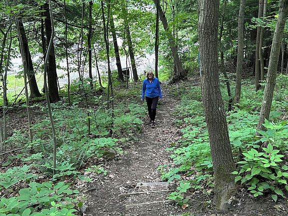 5th image of 2938 Doe Run Rd #2