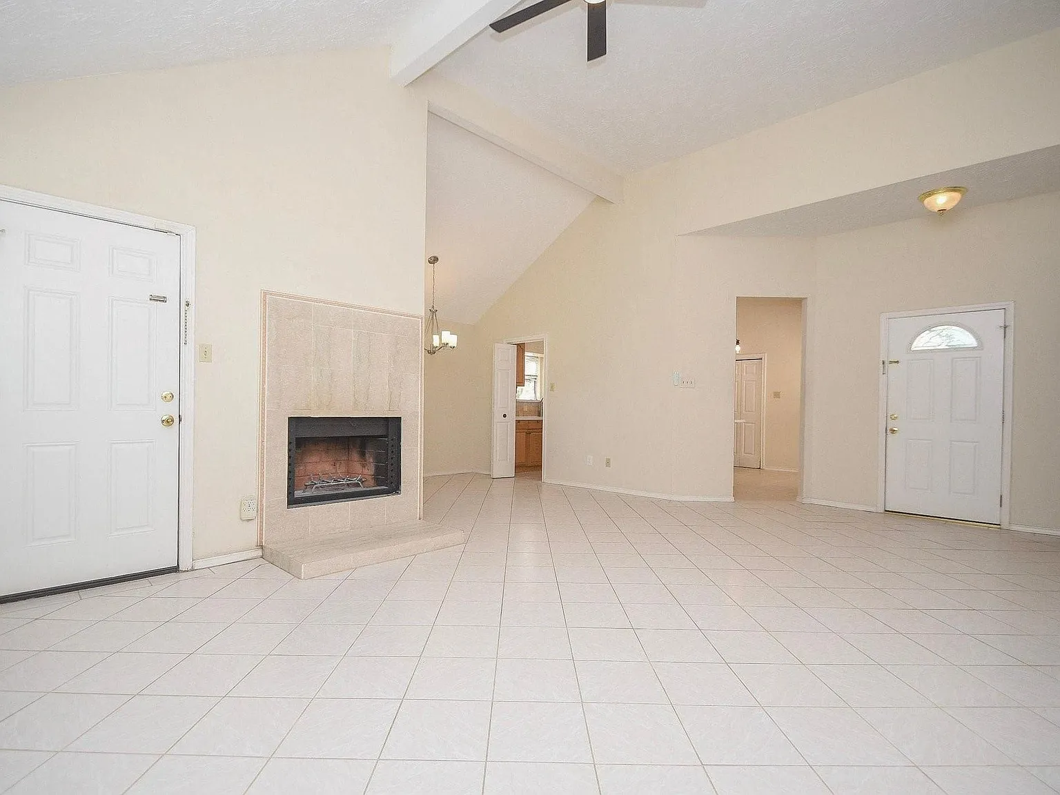 3 bed, 2.0 bath, 1351 sqft, $1,850 — Photo 4