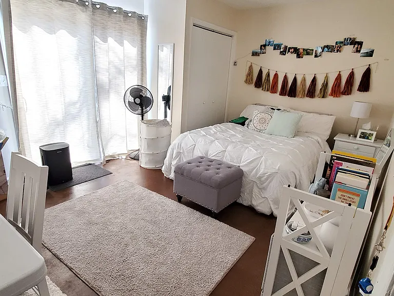 304 Umstead Dr — Photo 4