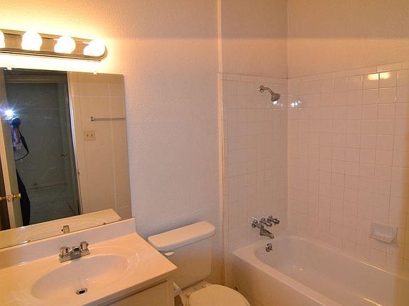 5th image of 9500 Thornhill Dr