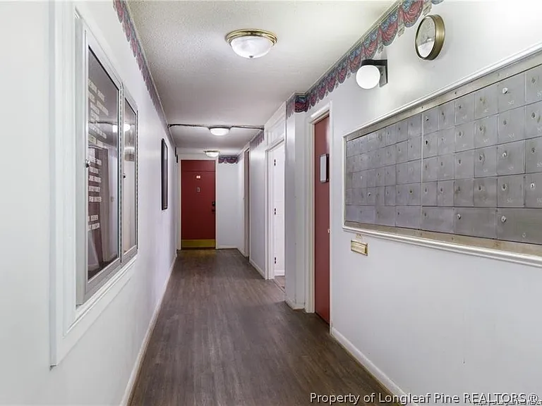 Clarendon St — Photo 29