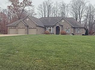 770 Pinewood Dr, Bedford, IN 47421