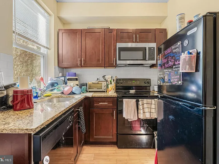 1724 Monument St #A2 — Photo 11