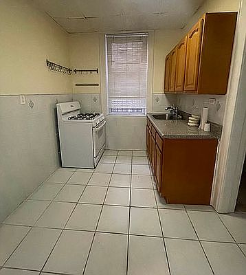 2nd image of 3226 45th St #1