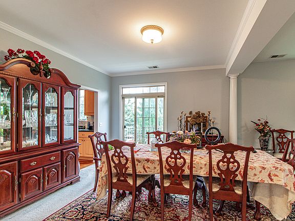 4th image of 6 Beaconsfield Ct