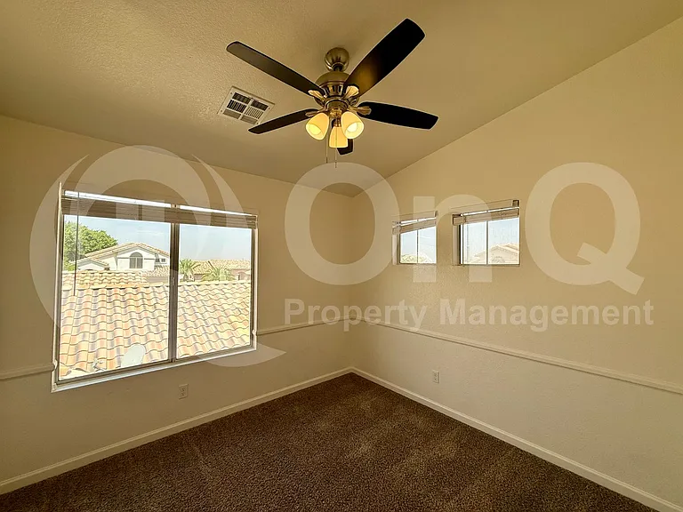 6321 E Roland St — Photo 16