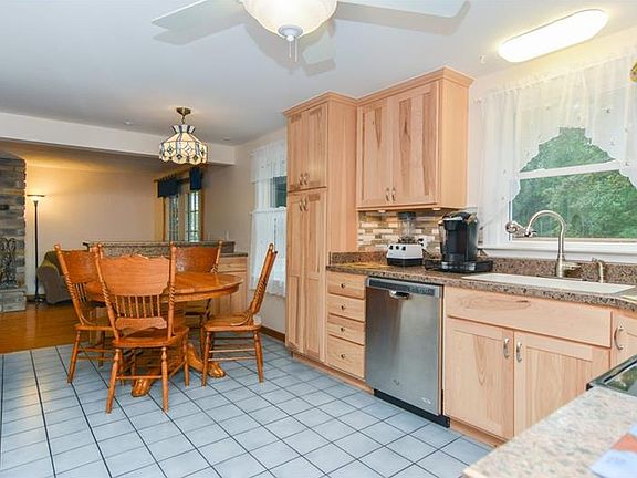 4th image of 150 McDonald Dr
