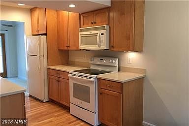 4th image of 3902 Bradwater St