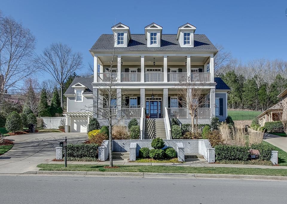 2nd image of 405 Wild Elm St
