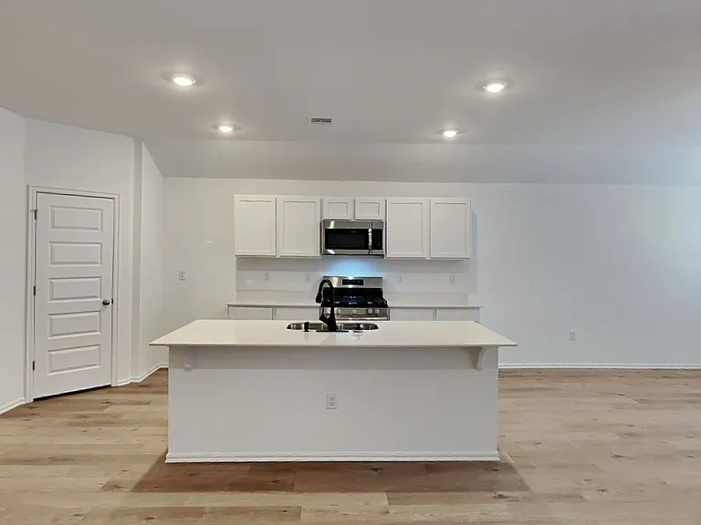 3909 Dutch Ln — Photo 6
