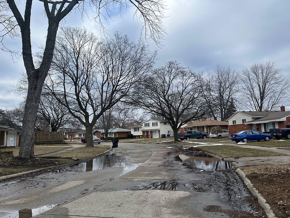 2nd image of 6821 Redman St