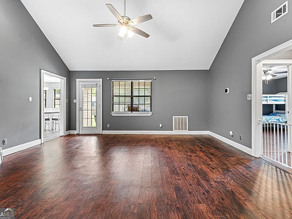 4th image of 218 Morning Dove Ln