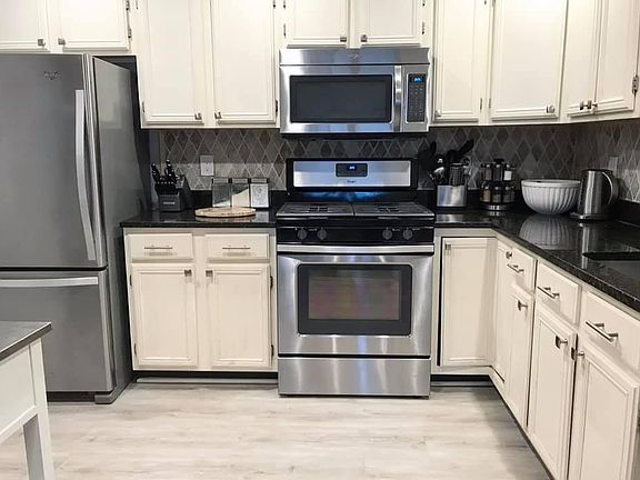 5th image of 15301 Diamond Cove Ter APT C