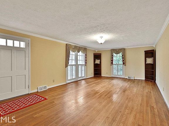 5th image of 25 Florence Dr