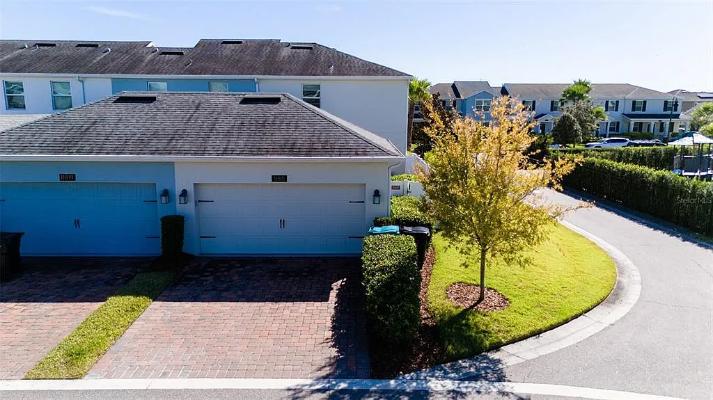 3 bed, 2.5 bath, 1717 sqft, $2,800 — Photo 4