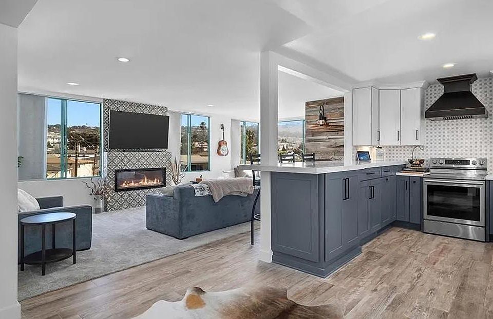 1st image of 210 Calle Miramar #29