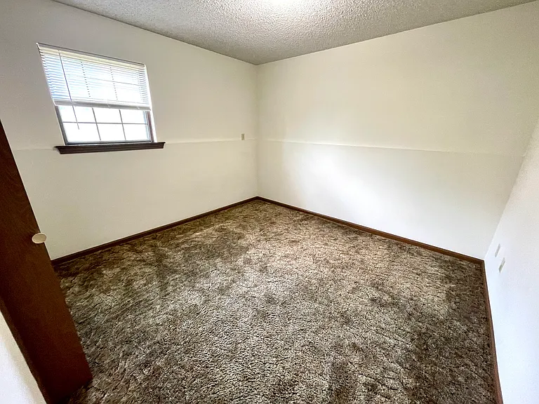 4515 W Millbrook Dr #E — Photo 9