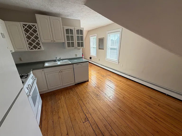 19 Preston St #3 — Photo 11