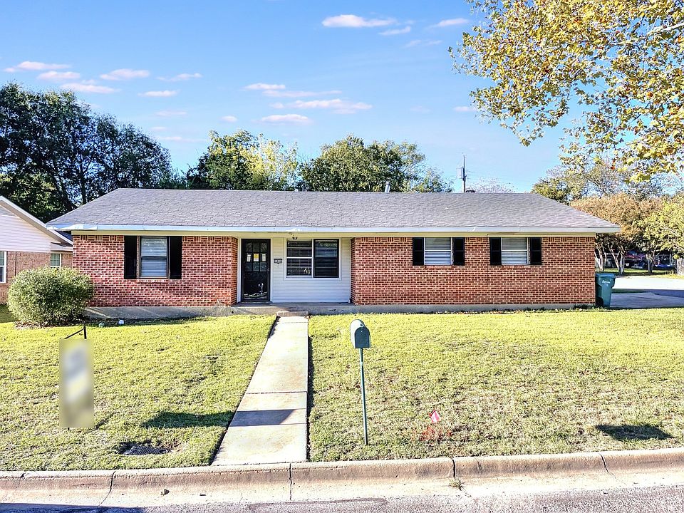 1st image of 1006 S Idlewild Dr