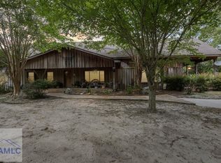 559 Cumberland Rd, Hortense, GA 31543